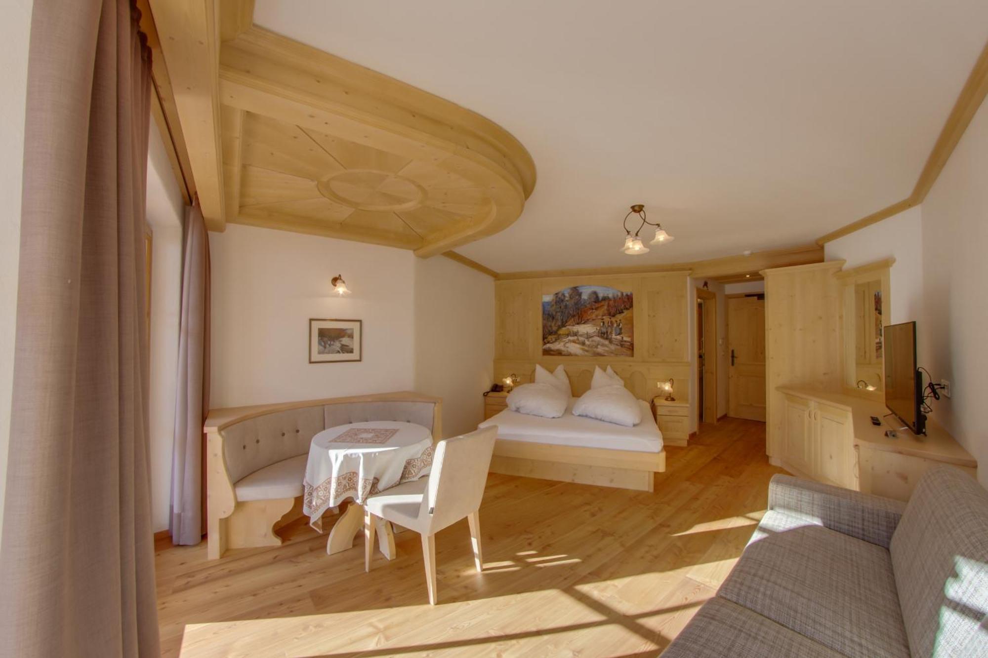 Dorfhotel Beludei Santa Cristina Val Gardena Δωμάτιο φωτογραφία