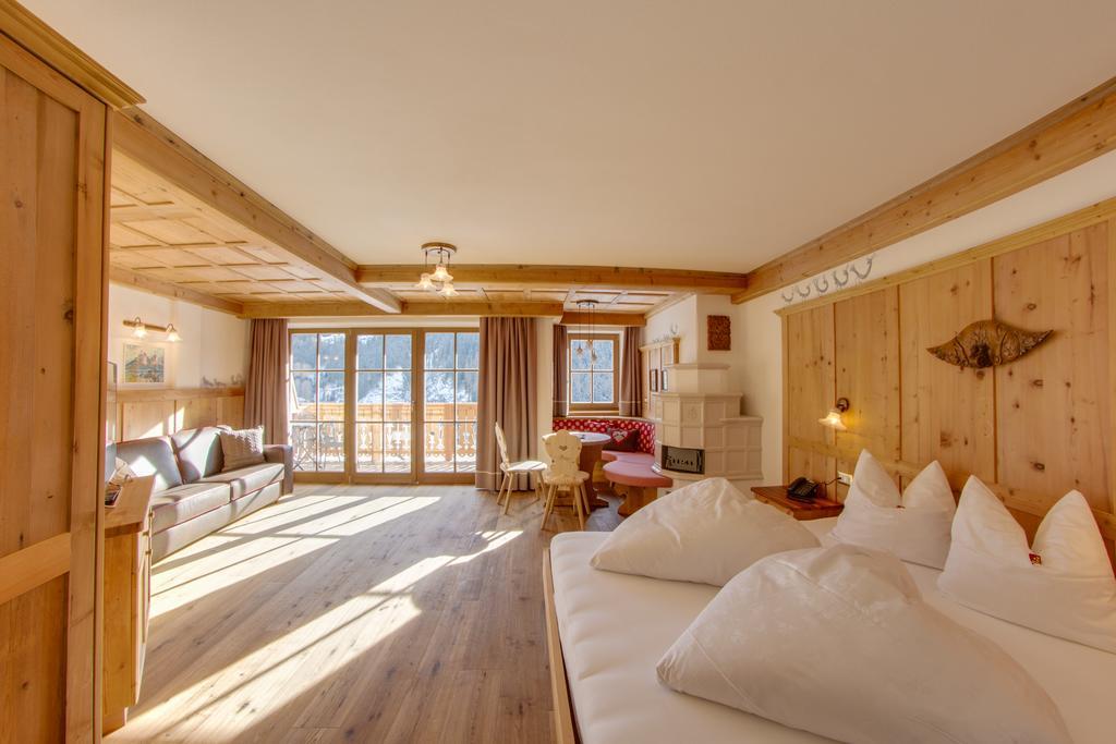 Dorfhotel Beludei Santa Cristina Val Gardena Δωμάτιο φωτογραφία